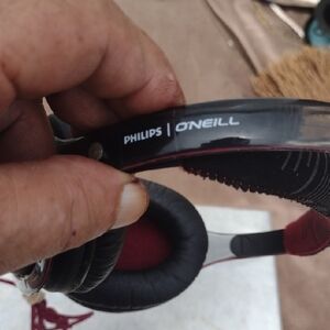 Philips Oneal The Stretch Black Headphones. NWOT